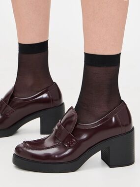 Tory Burch Classic Heeled Lug Loafers- size 8, Brand New In Box!!
